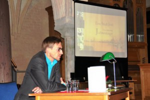 Ronald Richardt liest aus den "Jahrestagen"...