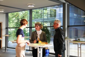 Stefanie Kohl im Gespräch mit Ehepaar Meyer-Strüvy